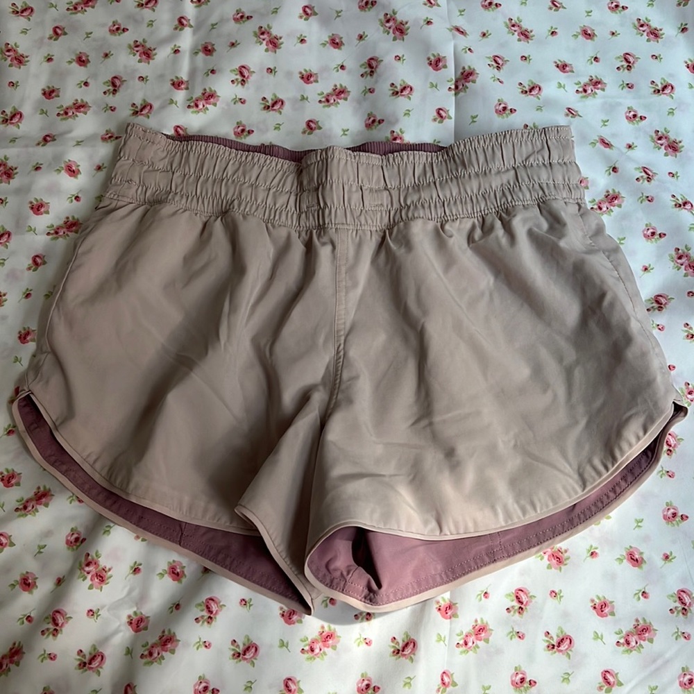 Lululemon reversible shorts 3”